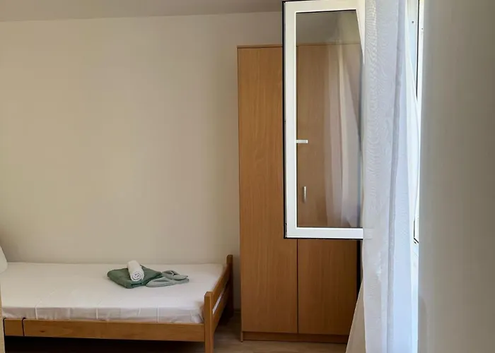 Domgjoni * Crikvenica