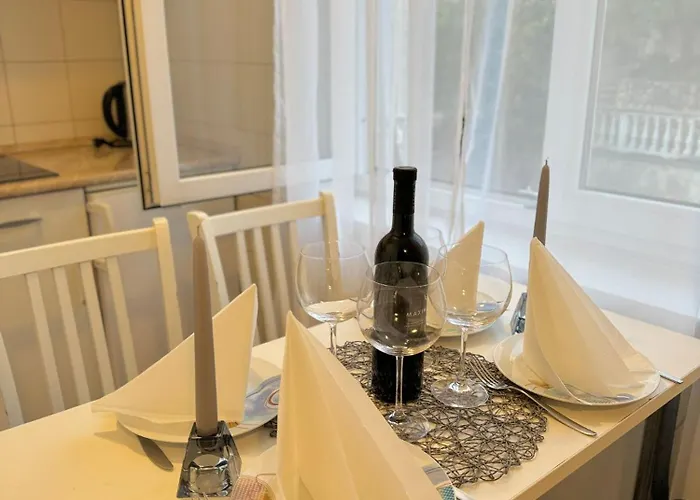 Domgjoni Apartamento *